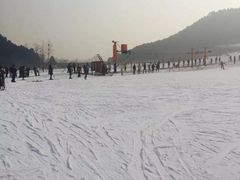 -十三陵雪世界滑雪场