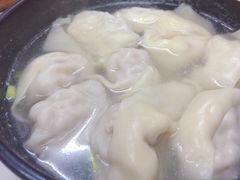 三鲜大馄饨-万寿斋(山阴路店)