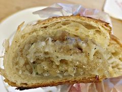 牛角包烧麦-不正咖啡(万达尊店)