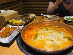 -洱火云南酸菜牛肉火锅(石景山当代商城店)