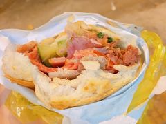 -Bánh Mì Huynh Hoa