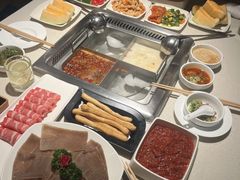 -海底捞火锅鲜切牛肉主题店(长寿路店)