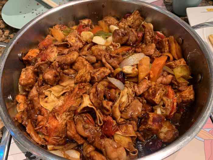 黄记煌三汁焖锅(金安中央大街店)-"在联联购买了套餐,挺划算的.