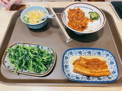 -巷仔内·台湾卤肉饭(七宝店)