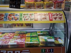 -周黑鸭(北京海淀区新中关店)
