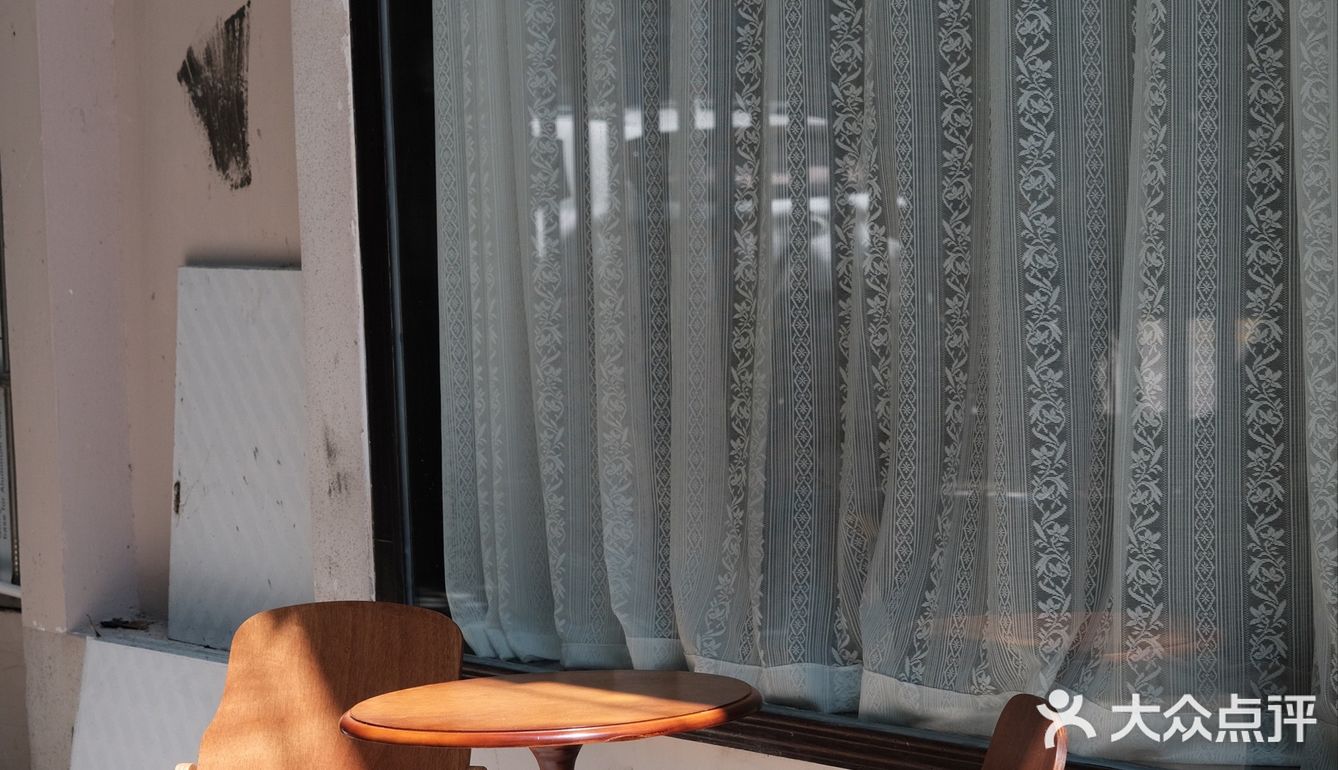 MoonLight Cafè月白｜风中一朵白白的云