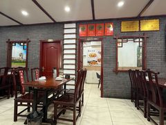 -湖南人家湘菜馆(镇江路店)