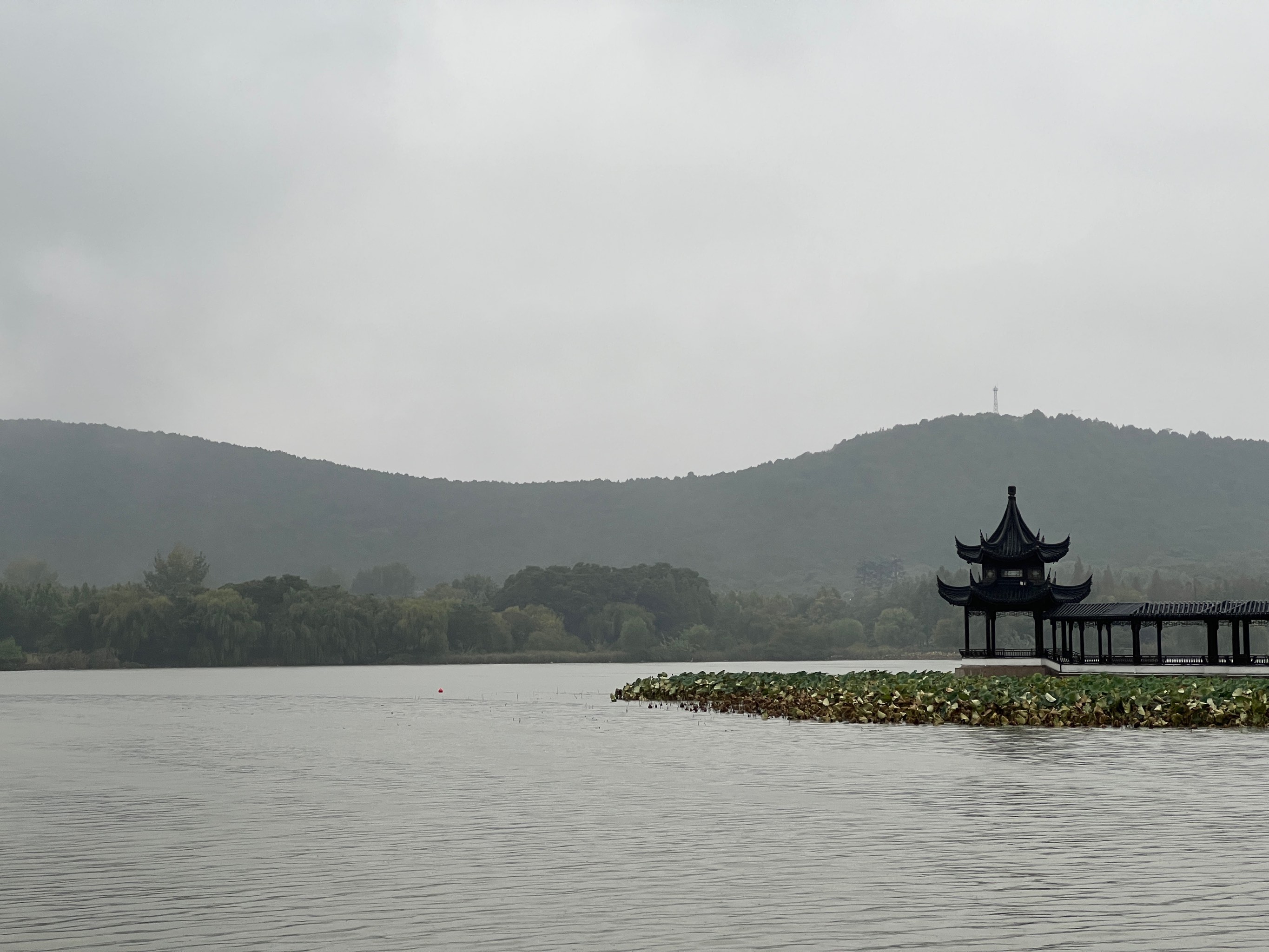 雨晴龙湖图片