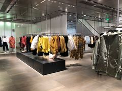 店内环境-URBAN REVIVO(深圳华润万象天地店)