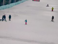 -乔波室内滑雪场