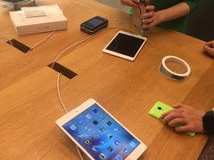 -Apple零售店(华贸购物中心店)