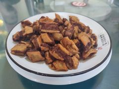 炸咯吱-虹海圣肉饼店家常菜馆