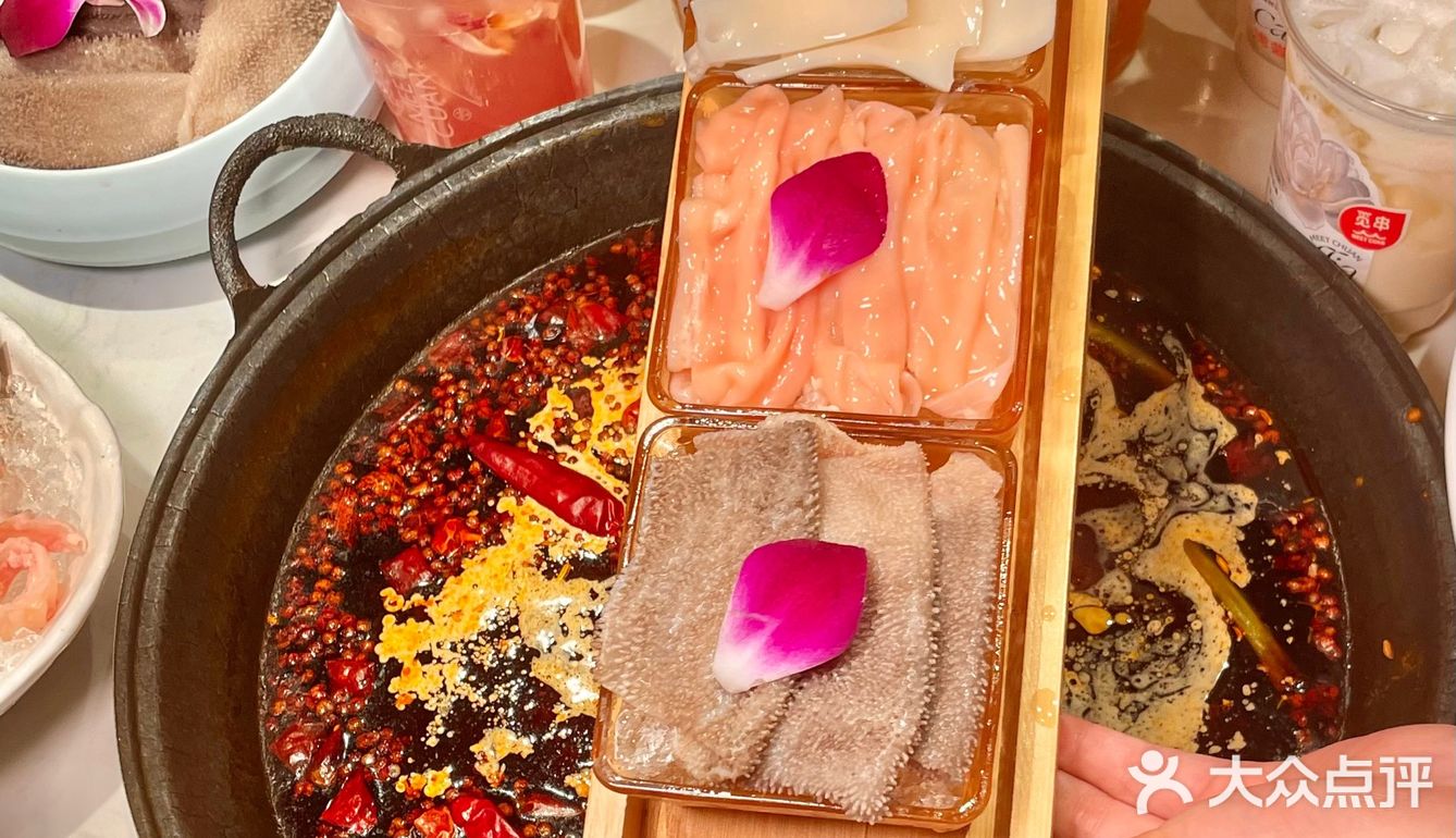 春天到来山茶花开🍃好配辣辣的火锅串串‼️