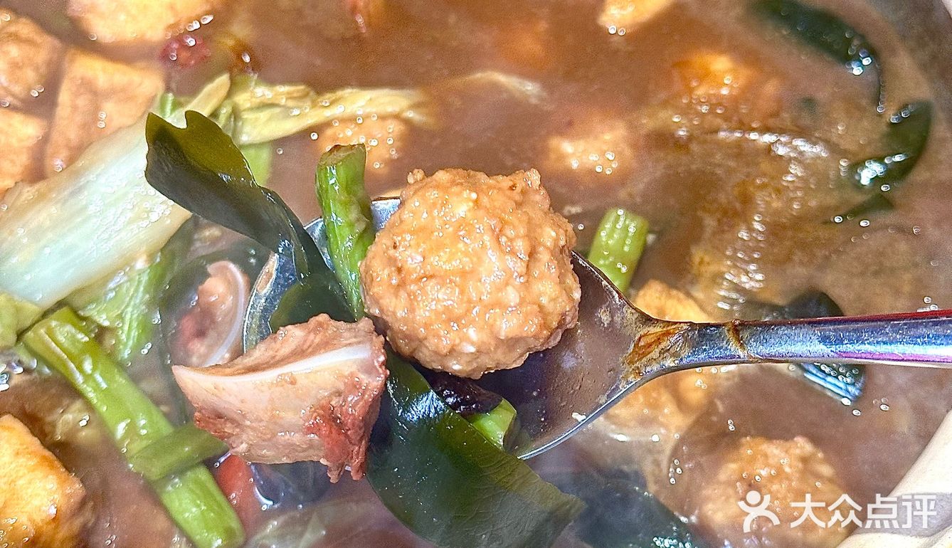 今年年夜饭就来他们家吃烤鸭！好吃不打烊～