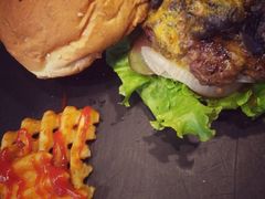 -HIGH FIVE哈福手工汉堡(桂林路店)