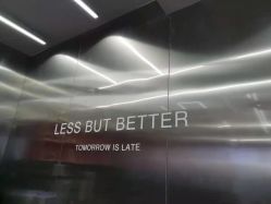 -LESSMORE科技头皮理容中心