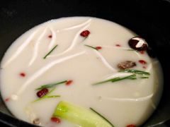 -三人行骨头王火锅(长寿店)