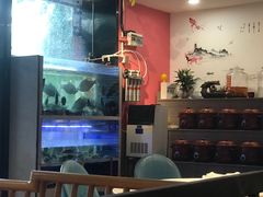 -老街烧烤大排档·地道湖北菜·龙虾馆(汉口火车站店)