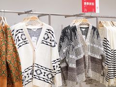 -URBAN REVIVO(七宝领展广场店)