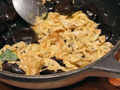 橄榄油黑松露石窝炒蛋-金椰壳· 大厨新加坡菜(壹方城店)