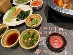 -牛YO寿喜烧·铁板烧和牛火锅自助(市府恒隆店)