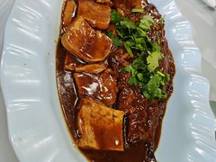 家炖大鲤鱼豆腐-五谷粮煎饼卷大葱(景星店)