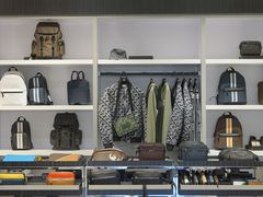 -王府井奥莱临潼小镇(临潼店)