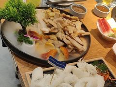 -一朵菌·野生菌探索家火锅(南亚店)