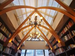 -钟书阁(松江泰晤士小镇店)