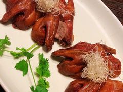 妙龄脆皮乳鸽-湖滨28中餐厅·西湖宴·杭州君悦酒店