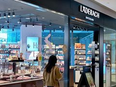 -Laderach 莱德拉(上海环贸iapm店)