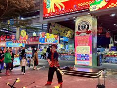 -三亚火车头万人海鲜广场