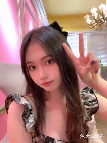 跟公司的同事一起去做的美甲，当时听他说这家美甲做得很