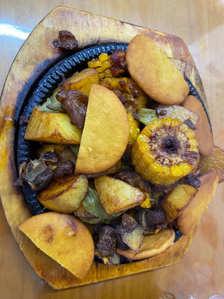 东北小盘菜-"和朋友无意间选择的一家店,不知道正宗与否.