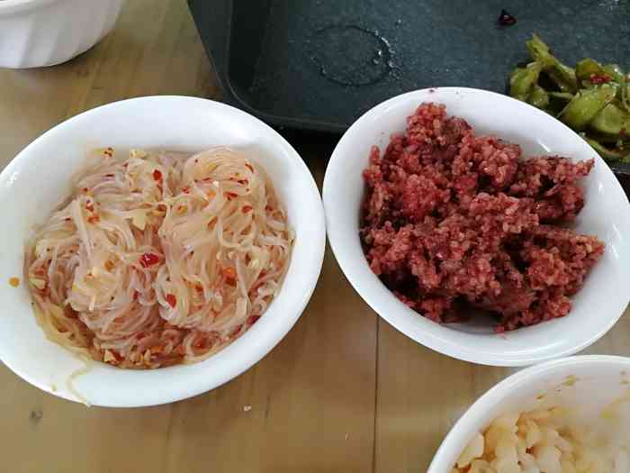 洪湖一绝(西门店)-"各种小碗菜,还不错～不过最好在饭点去,不.