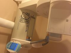 -瑞尔齿科(南京东路名人诊所)