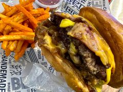 -TRIPS BURGER(大钟寺店)