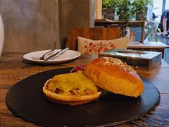 -HIGH FIVE哈福手工汉堡(桂林路店)