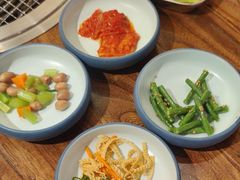 -明洞阿姨·韩式酱蟹烤肉·创意料理(三元桥店)