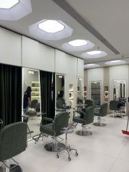 点击看大图 -八佰伴8008星级形象店