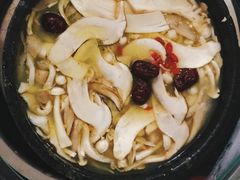 -南渝食府.墨脱石锅松茸鸡