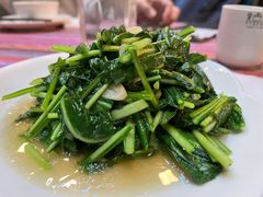 -香巴拉云南餐厅(华莱坞店)