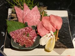 -山川小町·极番烧肉(新地假日广场店)