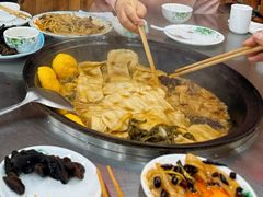 -屯老二农家铁锅炖·行业领军者(梅江店)