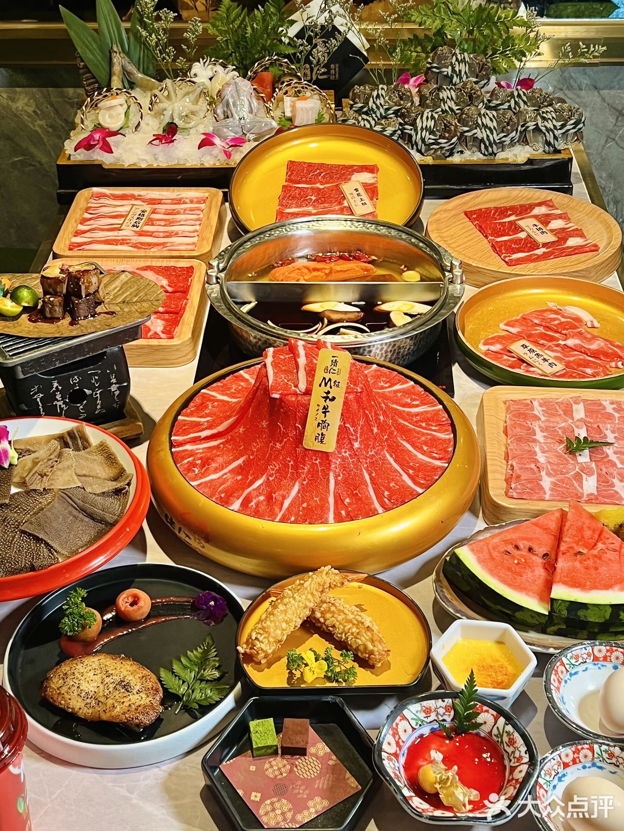 三八带妈妈来吃一绪啦！M9和牛草莓炒酸奶不限量