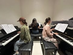 -朗韵钢琴学校(中环金界店)