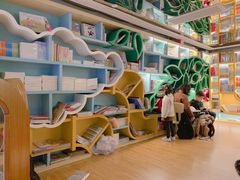 -钟书阁(松江泰晤士小镇店)