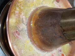 -果松木炭酸菜铜火锅·外婆参鸡汤