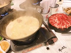 -鲜入围煮花胶鸡海鲜火锅