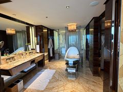 -上海浦东丽思卡尔顿酒店
